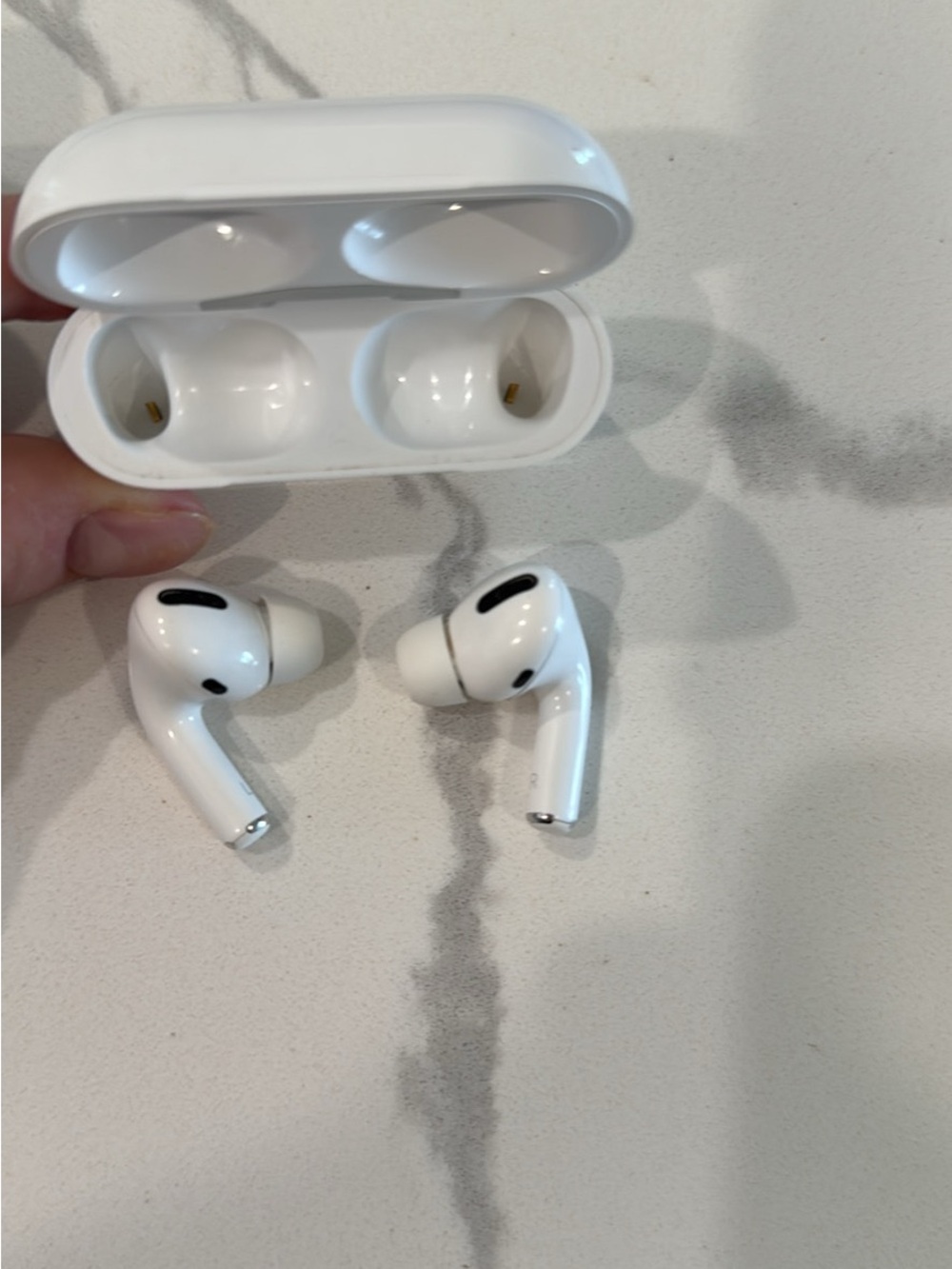 AirPods Pro Gen 1 - Picture 4 of 6